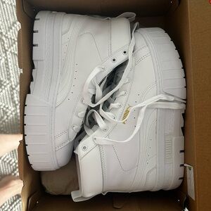 High top puma sneakers with platform - brand new!!